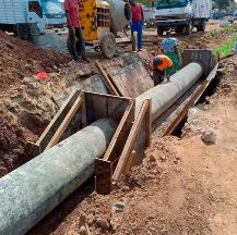 Inflatable rubber culvert balloons are essential tools used by civil engineers and contractors during culvert construction and drainage projects. These durable rubber balloons are inserted into culvert molds and inflated to create a hollow structure while