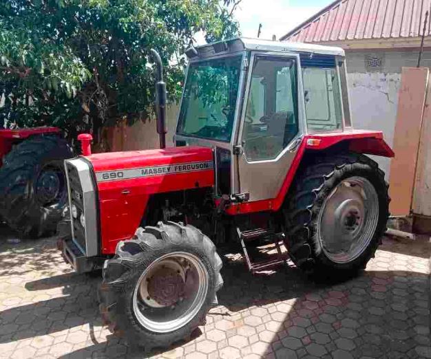 Massey Ferguson 690 (80HP)