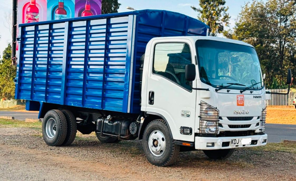 Isuzu NMR Covered Body Truck for Sale in Kenya (2022) – Clean 5-Tonner KES 3.19M