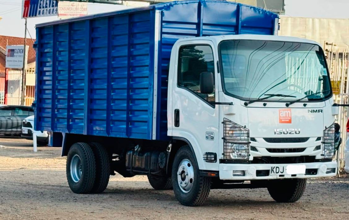 Isuzu NMR Covered Body Truck for Sale in Kenya (2022) – Clean 5-Tonner KES 3.19M photo