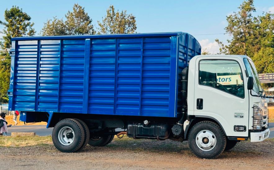 Isuzu NMR Covered Body Truck for Sale in Kenya (2022) – Clean 5-Tonner KES 3.19M photo