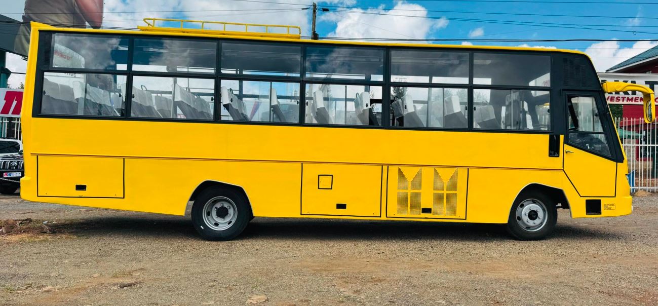 Isuzu FRR School Bus 51 Seater for Sale in Kenya (2015) – Clean Diesel Bus KES 4.69M photo