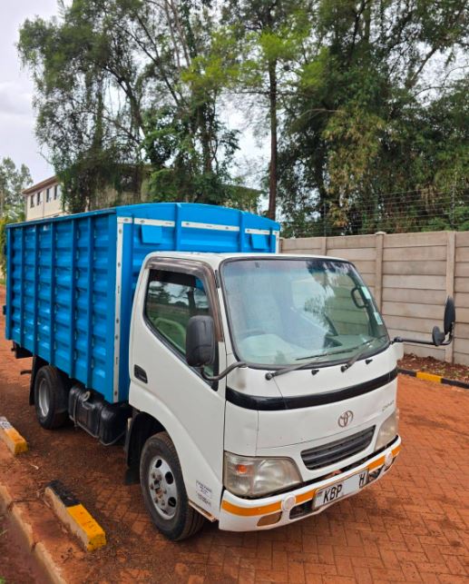 Toyota Dyna Truck for Sale in Kenya (2004) – 3000cc Diesel Closed Body KES Best Deal