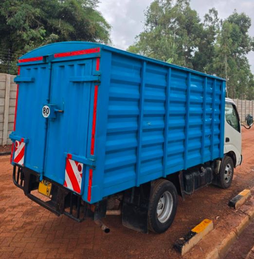 Toyota Dyna Truck for Sale in Kenya (2004) – 3000cc Diesel Closed Body KES Best Deal photo