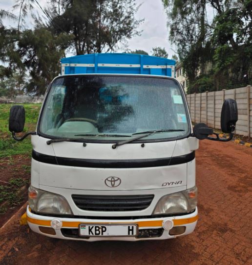 Toyota Dyna Truck for Sale in Kenya (2004) – 3000cc Diesel Closed Body KES Best Deal photo