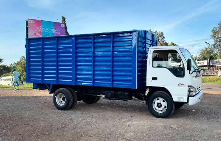 Isuzu NPR Covered Body Truck for Sale in Kenya (2019) – Clean Diesel KES Best Deal photo