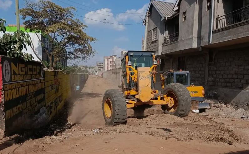 Sinomec Motor Grader Hire in Kenya – KSh 44,000/Day (Road Grading with Operator) in embakasi