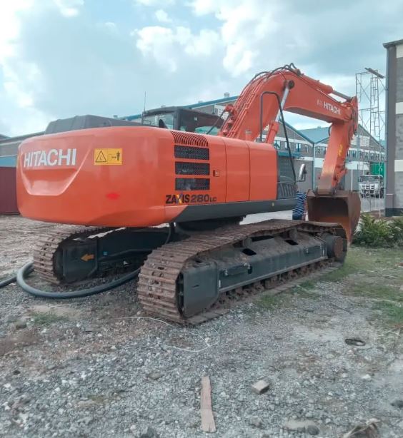 30 Ton Excavator Hire in Kenya – Hitachi 280LC (KSh 48,000/Day with Operator) in kikuyu