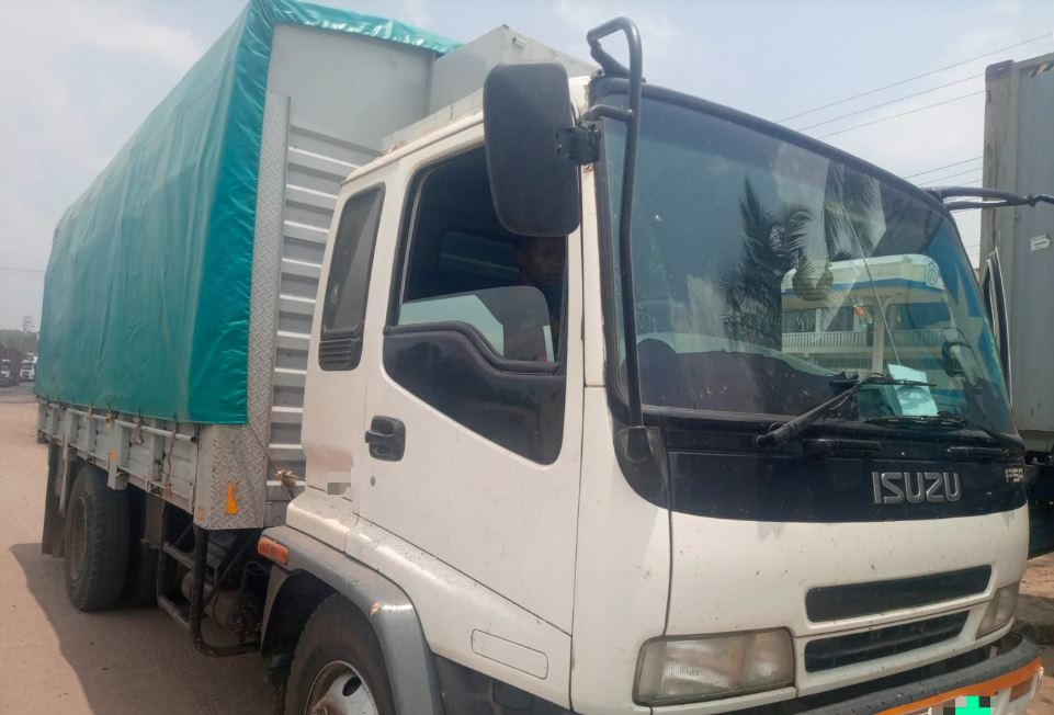 Isuzu FSR Truck for Sale in Kenya (2019) – Clean Diesel KES 4.0M photo