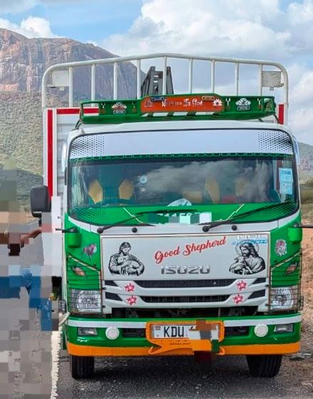 Isuzu NQR (KDU) Glass Carrier for Sale in Kenya – Low Mileage (20,000KM)