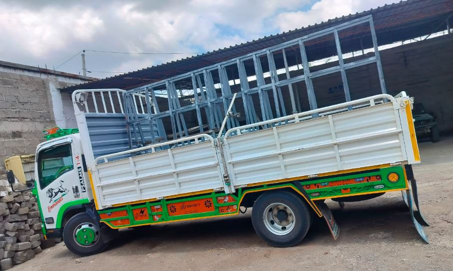 Isuzu NQR (KDU) Glass Carrier for Sale in Kenya – Low Mileage (20,000KM) photo