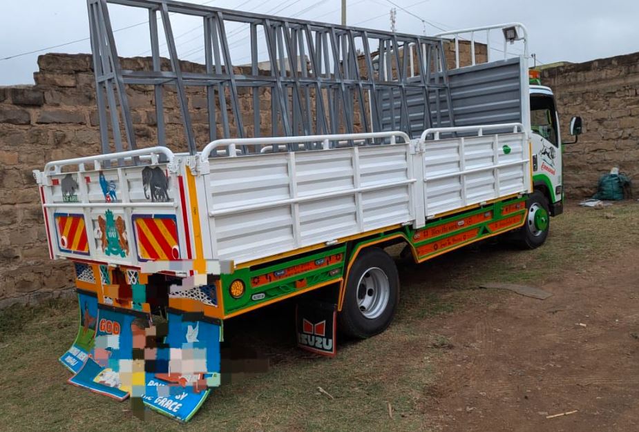 Isuzu NQR (KDU) Glass Carrier for Sale in Kenya – Low Mileage (20,000KM) photo