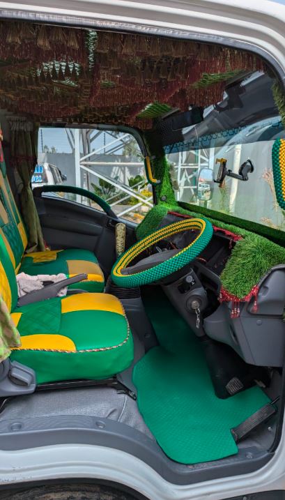 Isuzu NQR (KDU) Glass Carrier for Sale in Kenya – Low Mileage (20,000KM) photo