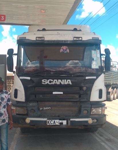Scania P360 Truck & Trailer for Sale in Kenya – 360HP Double Diff | KSh 4.1M photo