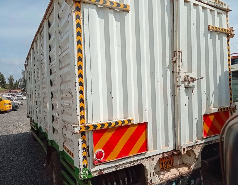 2002 Mitsubishi Fuso Fighter FK71HJ2 Truck for Sale in Kenya – 8200cc Automatic | KSh 850K photo