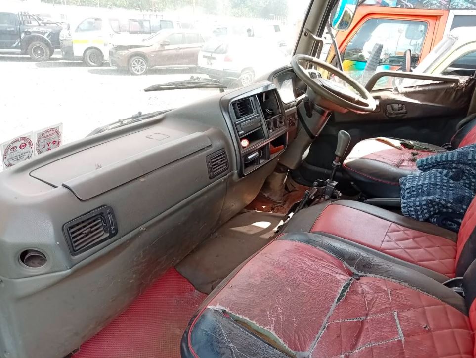 2002 Mitsubishi Fuso Fighter FK71HJ2 Truck for Sale in Kenya – 8200cc Automatic | KSh 850K photo