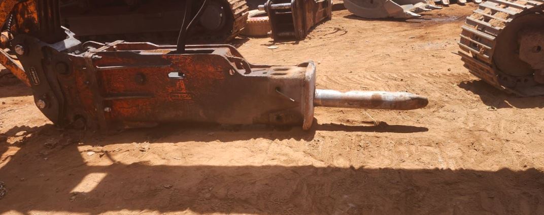 Used Hydraulic Rock Breaker for Sale in Kenya – Heavy Duty Excavator Attachment (KSh 650,000)