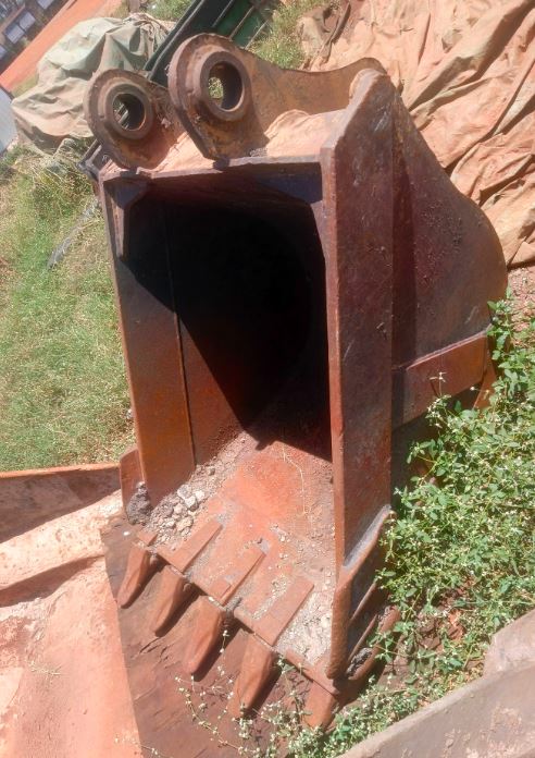 20 Ton Excavator Buckets for Sale in Kenya – Heavy Duty Attachments at KSh 200,000