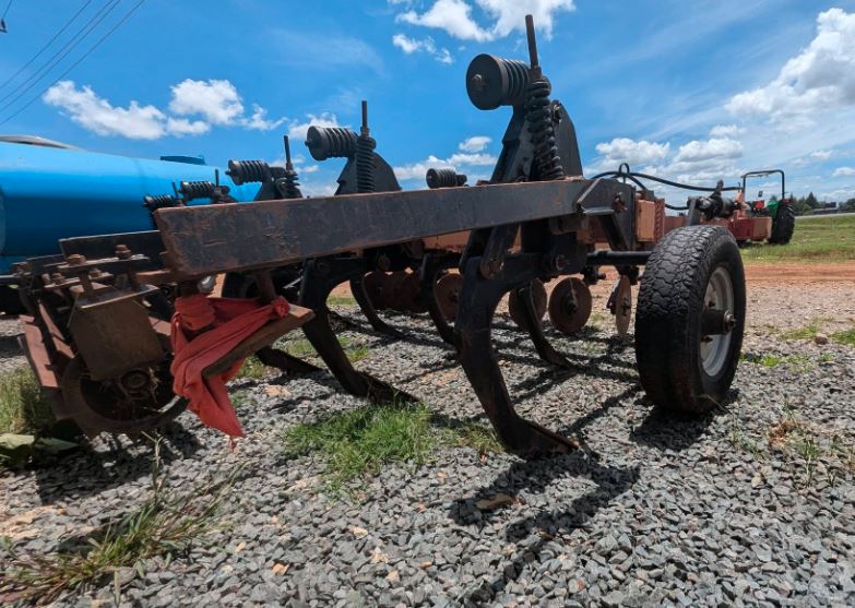 Santa Isabella Chisel Plough for Sale in Kenya – 130HP+ Heavy Duty Deep Tillage Plough @ KSh 3.5M (Eldoret) photo