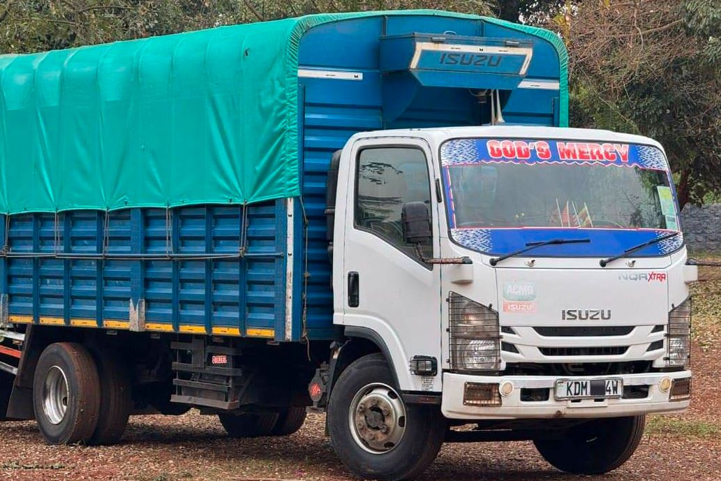 Isuzu NQR Extra 2023 for Sale in Kenya – Clean Open Body Truck at KES 3.8M