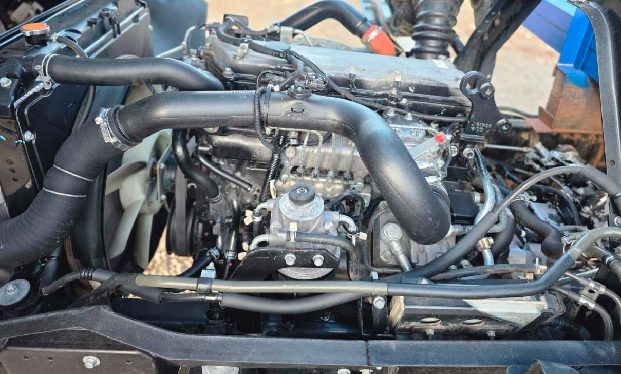 2022 Isuzu FVR 90 for Sale in Kenya – Low Mileage, Clean KDK High Sided Truck photo