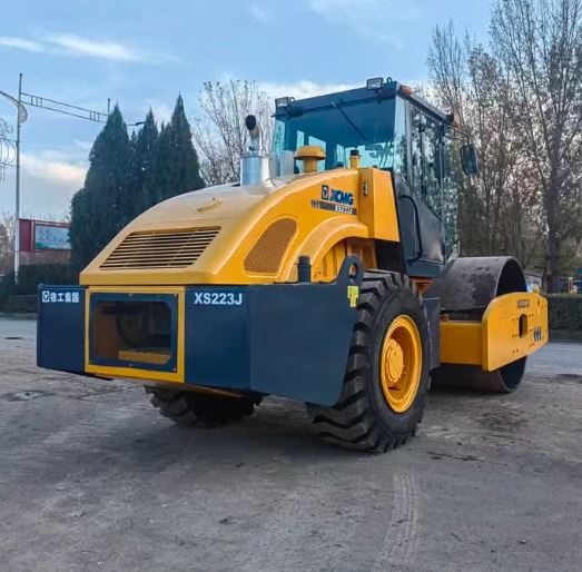Road Roller for Hire in Kenya | Compactor Rental from KES 12,000/Day (5–22 Ton)