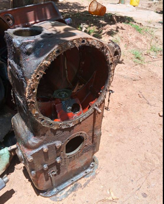 MF 290 Engine & Spare Parts for Sale in Kenya | Gearbox, Diff Housing & Hydraulic Cover Prices photo
