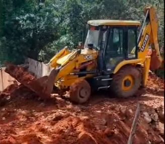 JCB Backhoe Loader for Hire in Thika | Excavator Hire Kenya KES 5,500/Hour photo