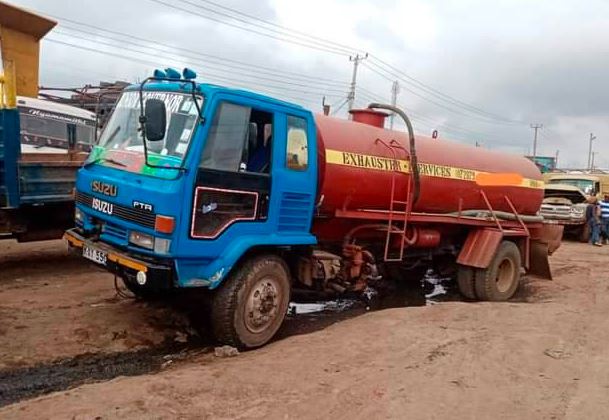 Exhauster Truck / Vacuum Sewage Suction Truck for Hire in Kenya photo