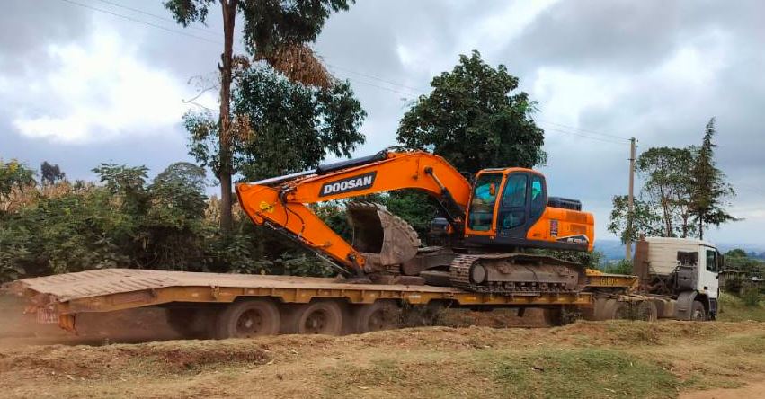 Low Loader for Hire in Kenya – Abnormal Load & Heavy Machinery Transport (6 to 8 Axle Options Available) photo