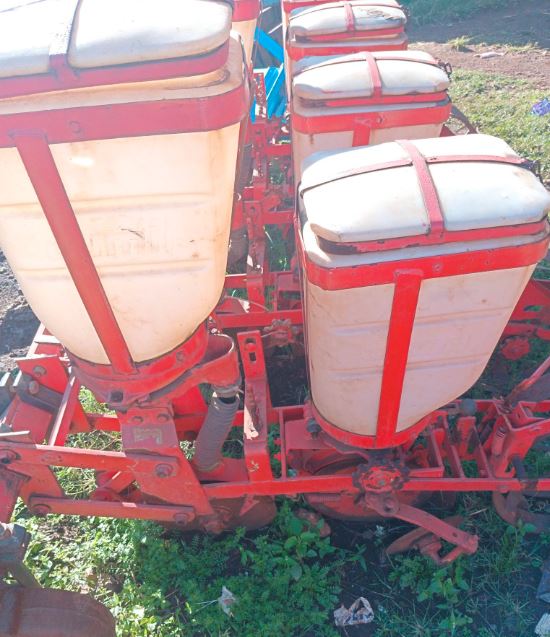 Jumil 4 Row Planter for Sale  – Precision Tractor Seed Planter photo