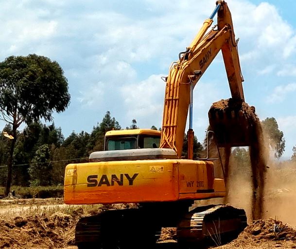 20 Ton Excavator Hire in Kenya – SANY SY210C & Hitachi (KSh 3,500/Hour)