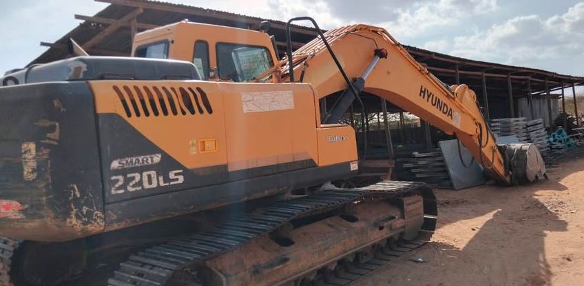 Hyundai 220LC Excavator for Sale in Kenya (2019 Model, 4500 Hours) – Robex 220LC Nairobi photo