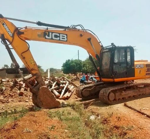 JCB 205 Excavator for Sale in Kenya (2019 Model, 8000 Hours) – JCB JS205 Tracked Excavator in Kapenguria