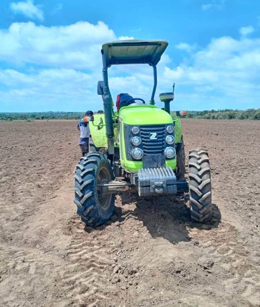 Zoomlion 75HP Tractor with 3 Disc Plough for Sale in Kenya – Brand New with Warranty