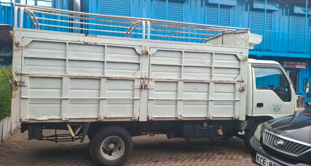 Isuzu ELF NKR 4.3 (2009) for Sale in Kenya – Ready to Work | KSh 1.25M photo