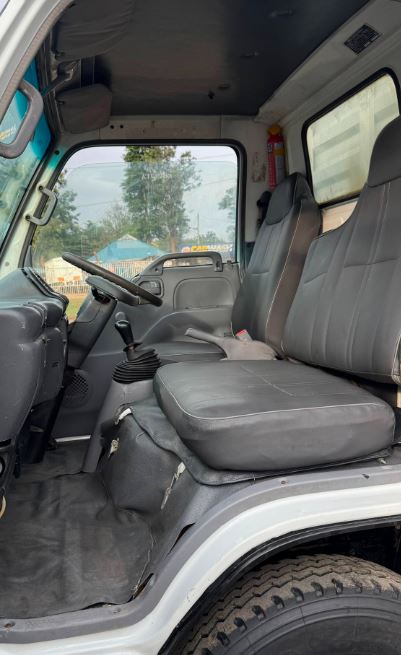 Isuzu ELF NKR 2012 Cover Body Truck for Sale in Kenya – 5 Ton, Clean & Fuel Efficient | KSh 1.65M photo