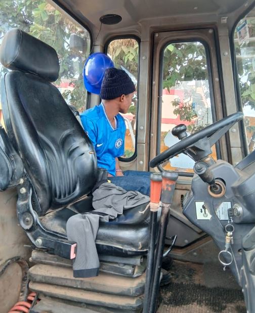 Chinese Wheel Loader Shovel photo