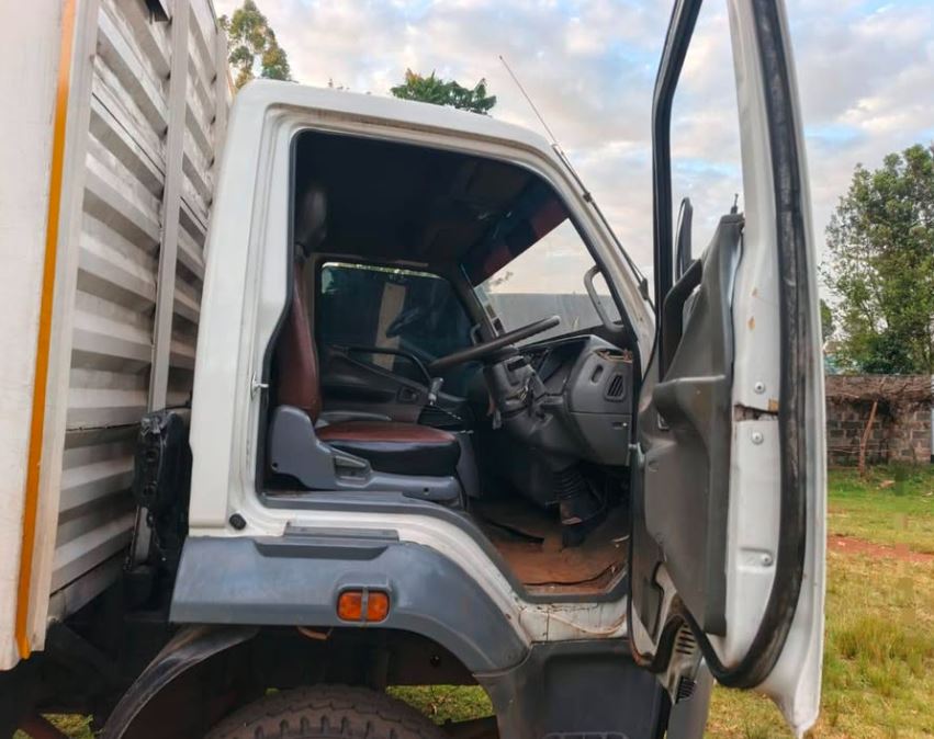 MITSUBISHI FH photo