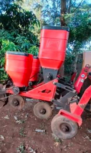 CASE JX 55 4 Wheel Drive Plus Baldan two row planter photo