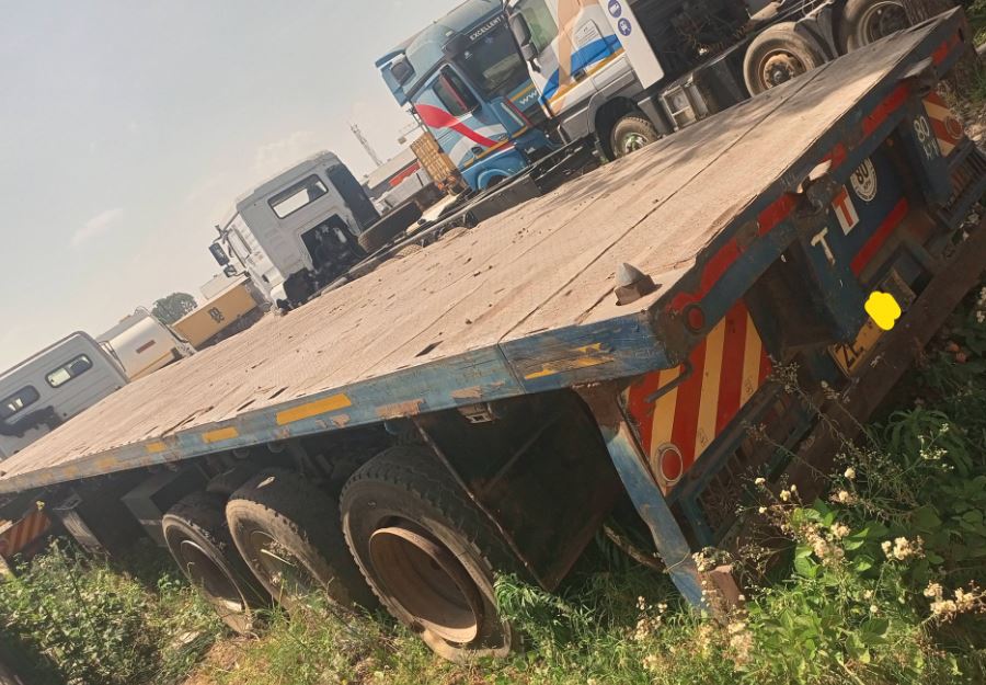 FLat Bed Trailer  ZE photo