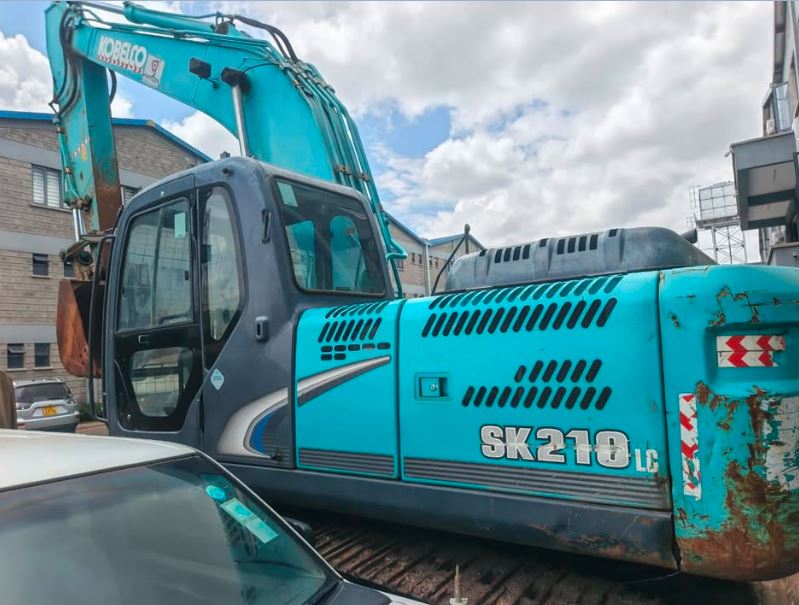 2016 Kobelco 210 Excavator and breaker photo