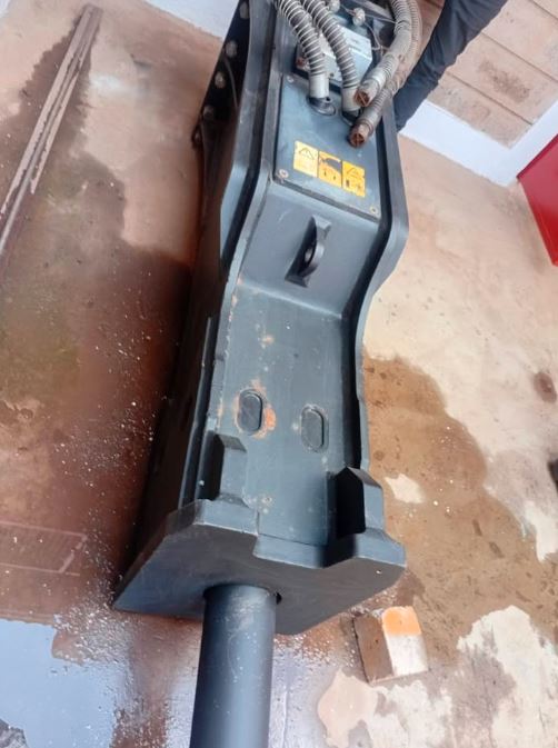 20-25  Ton JCB Hammer master breaker photo