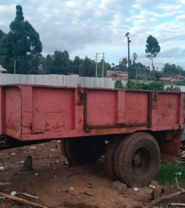 Massey Ferguson 385 4wd + 8 ton trailer photo