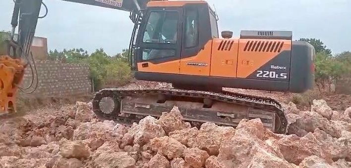 Hyundai excavator for lease in Mombasa