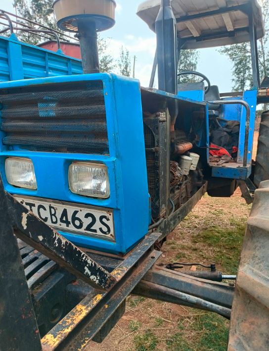 New Holland 100-90 photo
