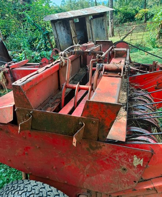 Massey Ferguson 124 baler photo